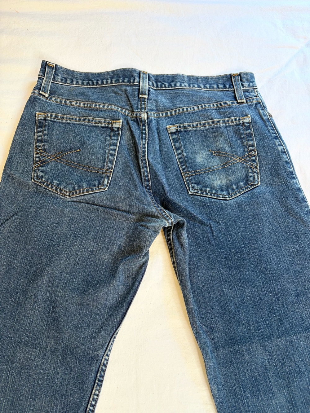 Men's Slim Straight Jeans in Medium Blue Wash - Picture 5 of 5
